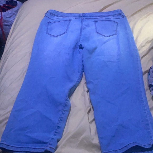 Capris - Picture 2 of 3